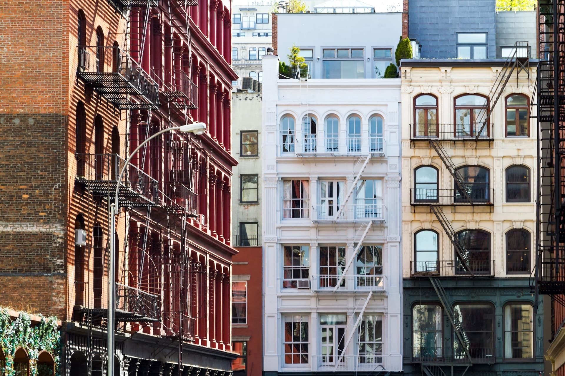 Forget Summer: The Surprising Month to Save Thousands on Your NYC Apartment